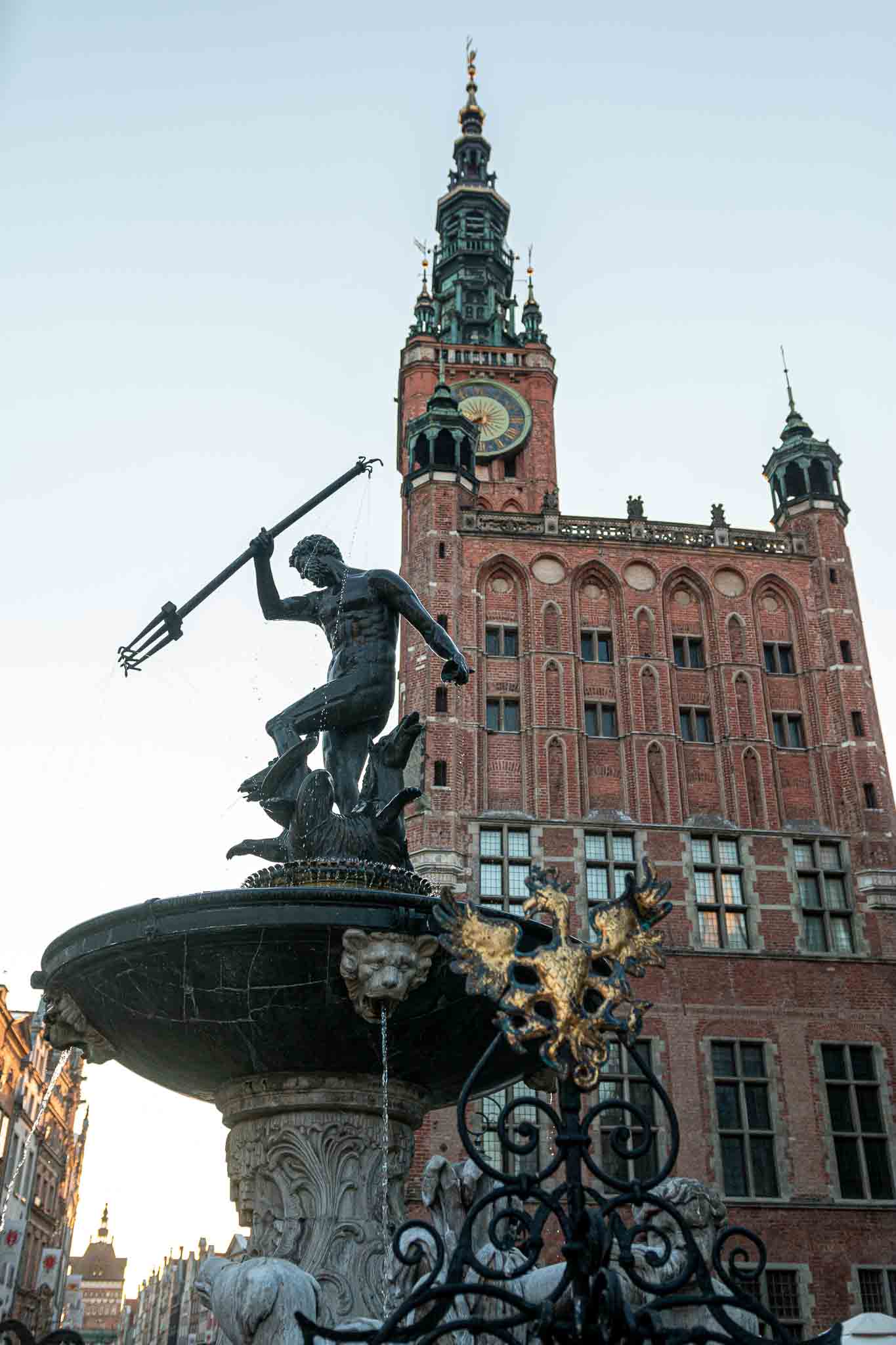 Der Neptunbrunnen vor dem Hauptrathaus in Danzig